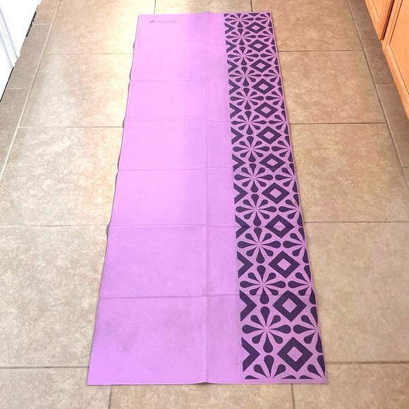 🧘🏻♀️Foldable Yoga Mat - Picture 2 of 3